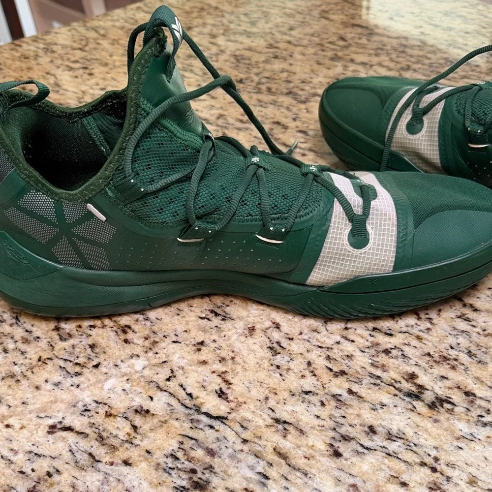 NIKE Kobe AD Exodus TB Green White Giannis Celtics Milwaukee Bucks Freak Mens 16